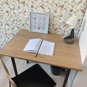 Rooms4Less